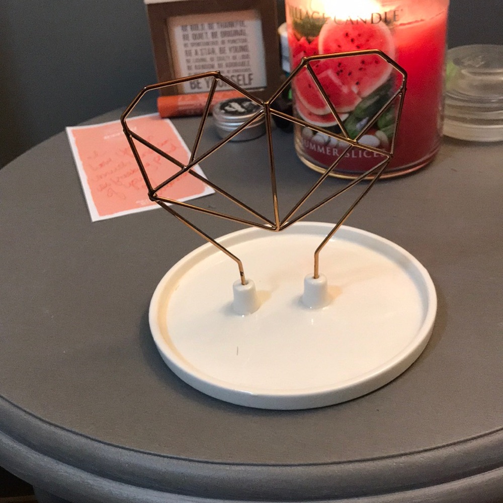 Jewelry plate with heart